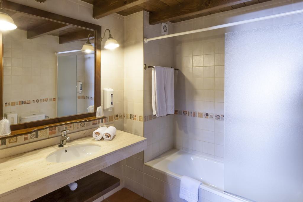 Hotel Fonda Merce Llivia Exteriör bild