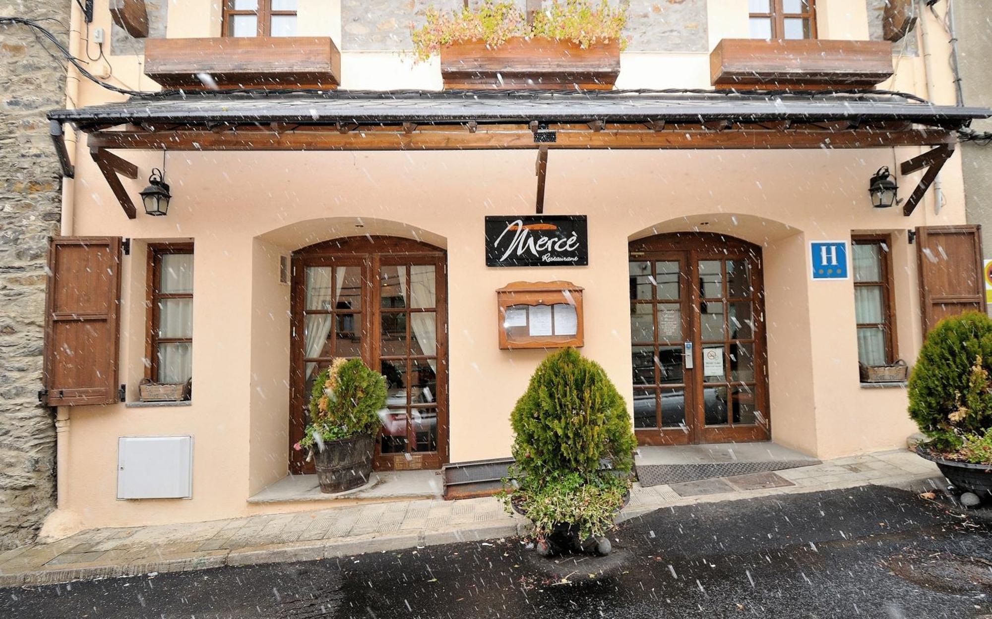 Hotel Fonda Merce Llivia Exteriör bild