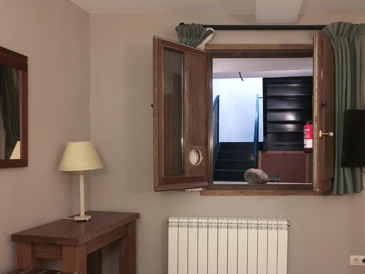 Hotel Fonda Merce Llivia Exteriör bild