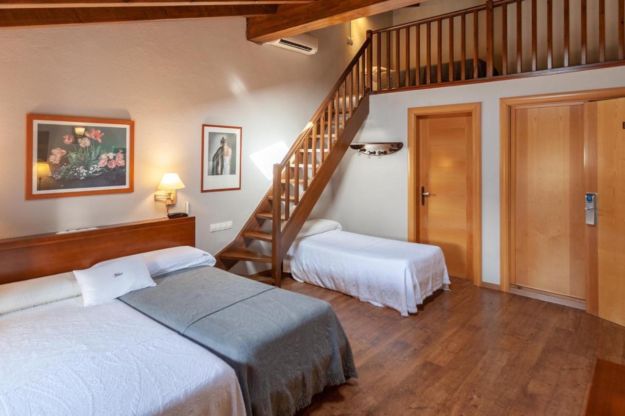 Hotel Fonda Merce Llivia Exteriör bild
