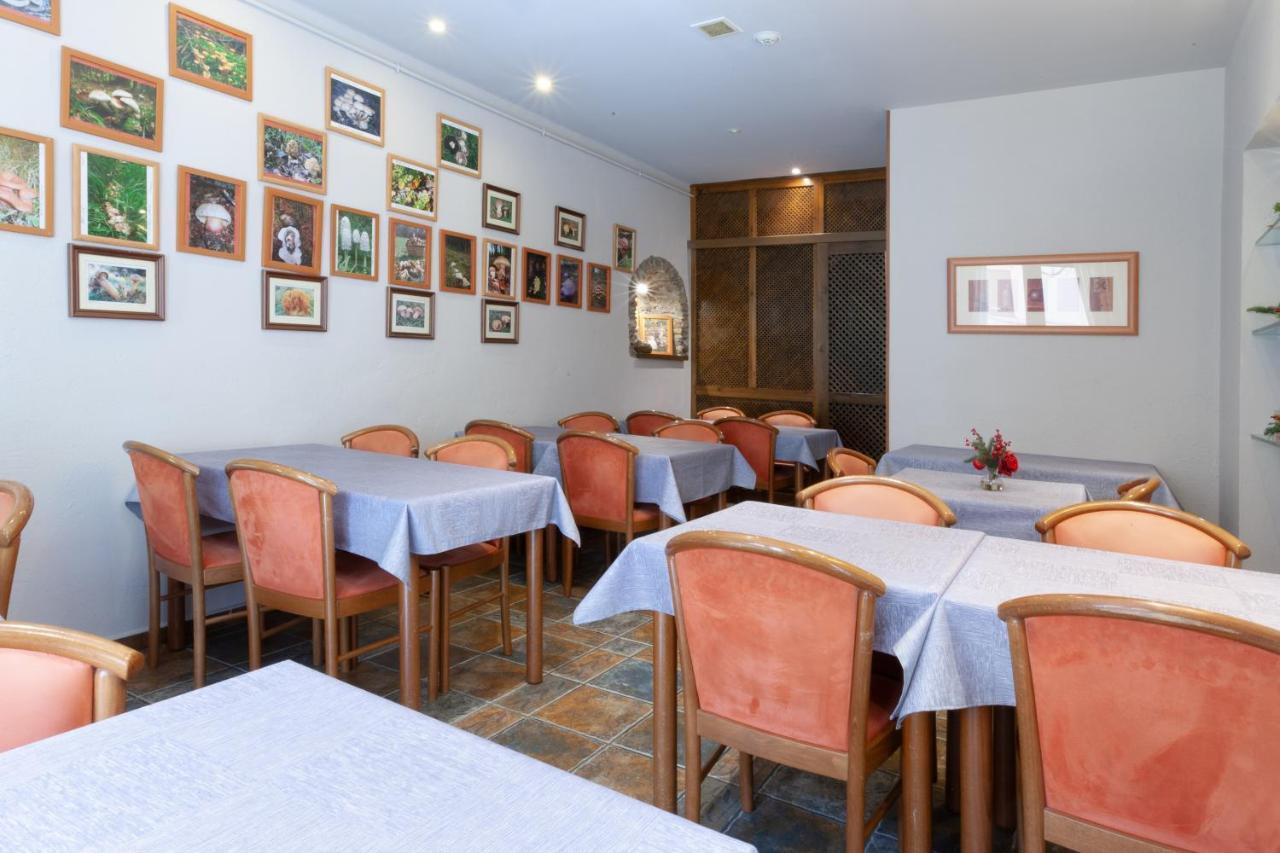 Hotel Fonda Merce Llivia Exteriör bild