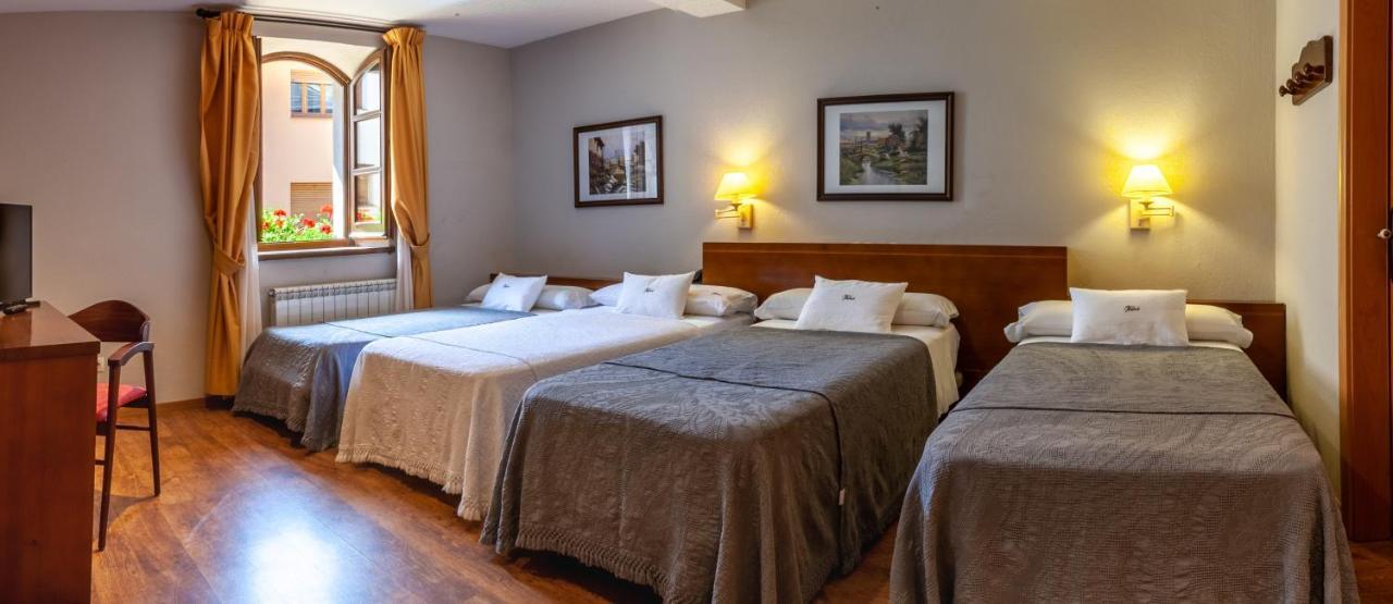 Hotel Fonda Merce Llivia Exteriör bild